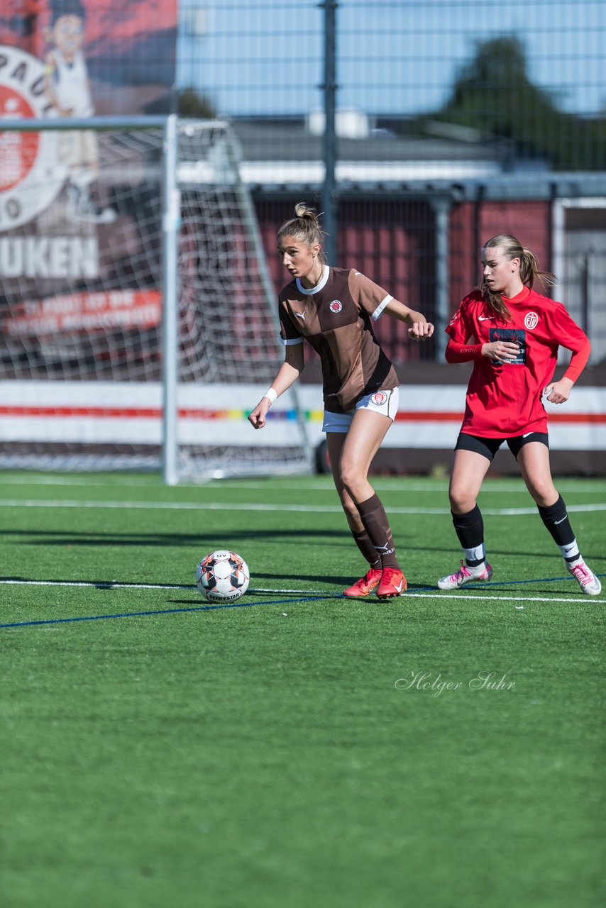 Bild 192 - wBJ FC St. Pauli - Eimsbuetteler TV : Ergebnis: 3:4